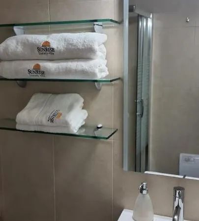 Sunrise Luxury בית נופש נאה רודה