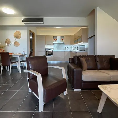 بيت للعطل Sunrise Luxury *